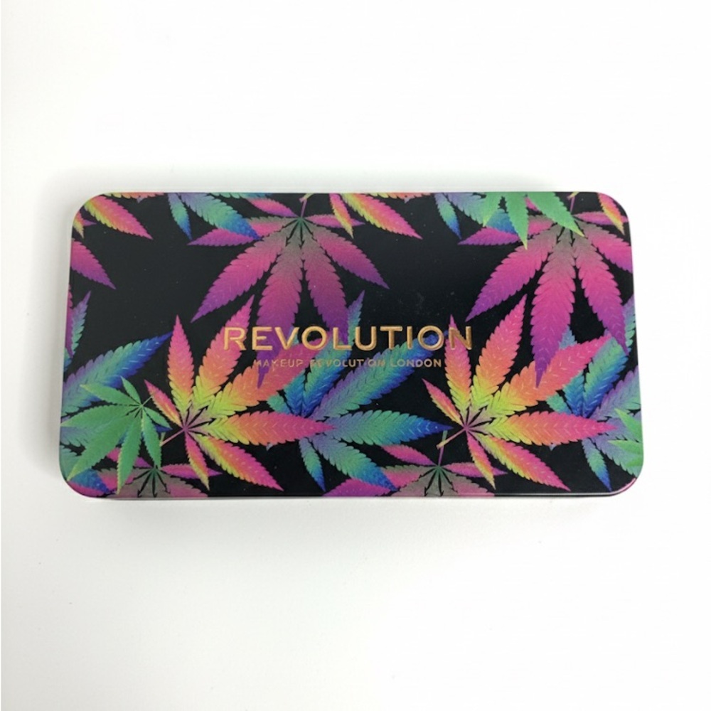 REVOLUTION FOREVER DYNAMIC CHILLED Eyeshadow Palette